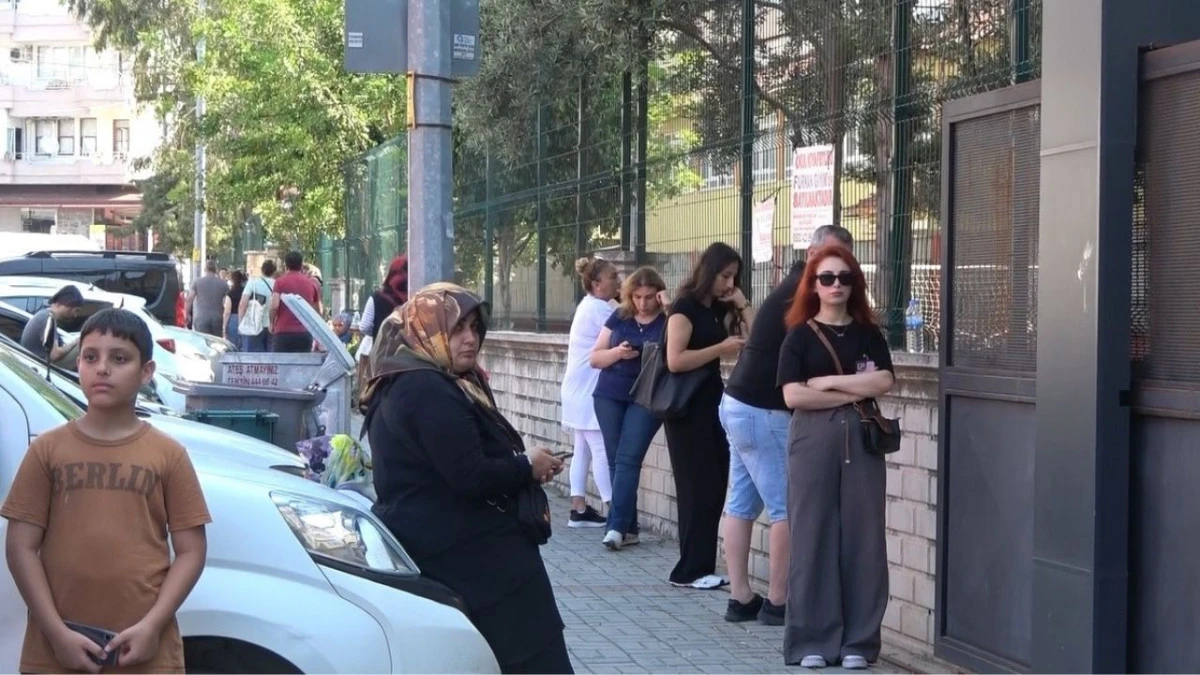 Alanya'da binlerce öğrenci sınav heyecanı yaşadı