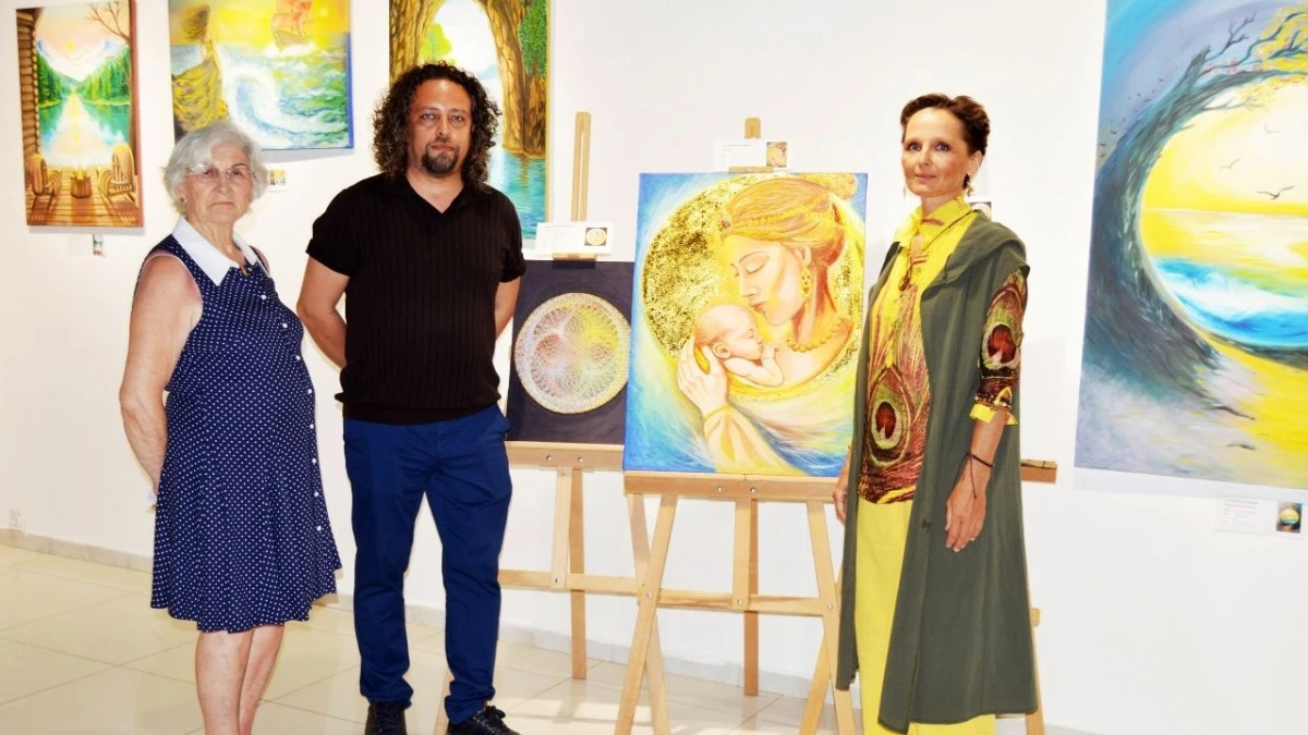 Antalya'da üç farklı sanat dalının eserleri sergide birleşti 