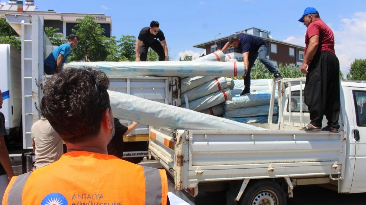 Büyükşehir’den Gazipaşalı üreticilere naylon desteği