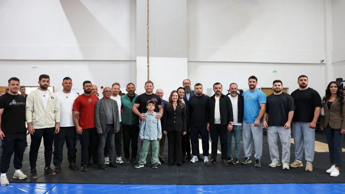 Antalya Büyükşehir Belediyesi güreşçileri Kırkpınar'a hazır
