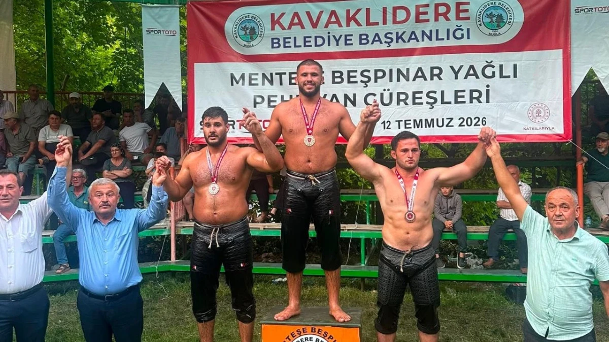 Kemerli pehlivan Menteşe Yağlı Güreşleri'nde birinci oldu