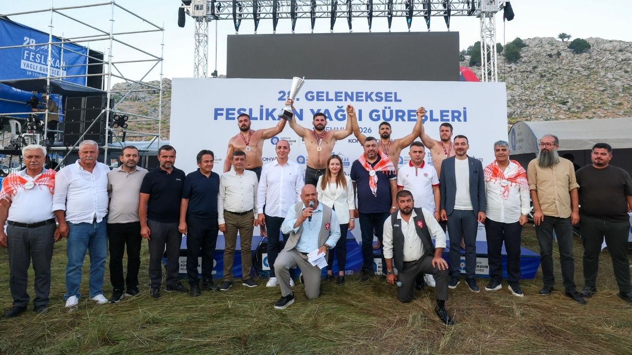 Feslikan'da başpehlivanlığı Erkan Taş kazandı 