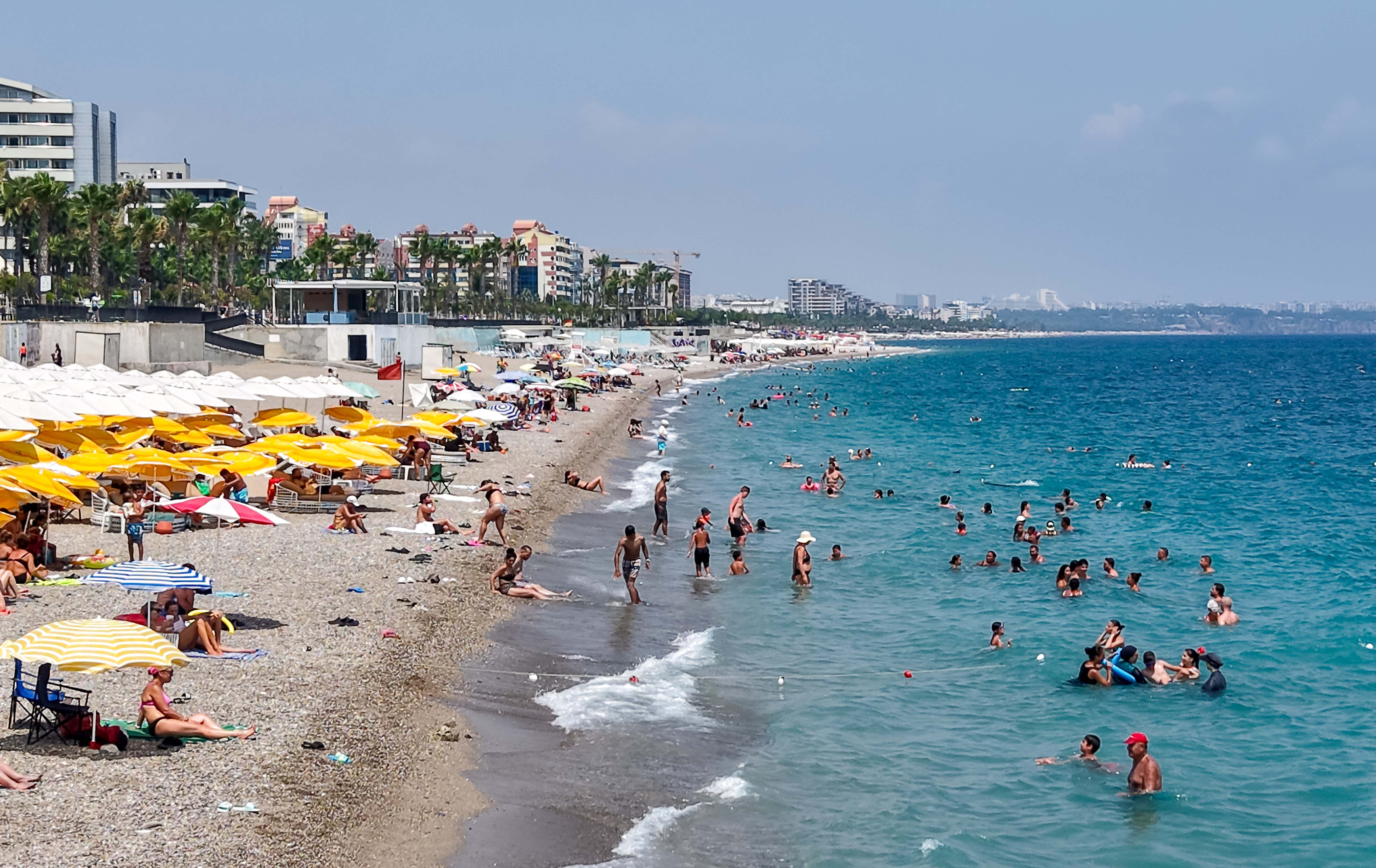 antalyada-sicak-ve-nem-bunaltti1445854430060-025451