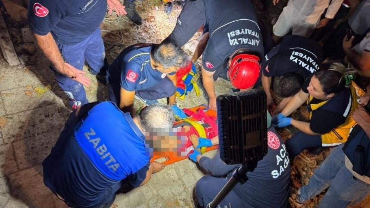 Antalya'da nefes kesen operasyonla kuyudan çıkartıldı