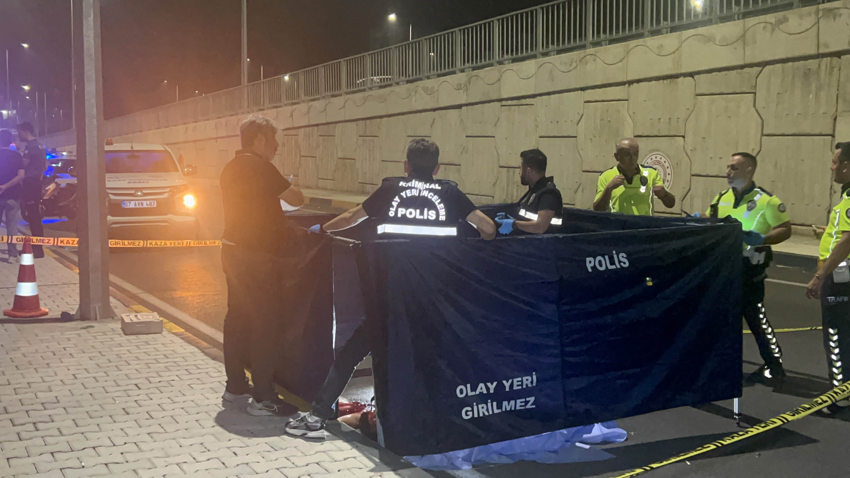 devrilen-motosikletin-surucu-basini-ayd1448470430810-093510