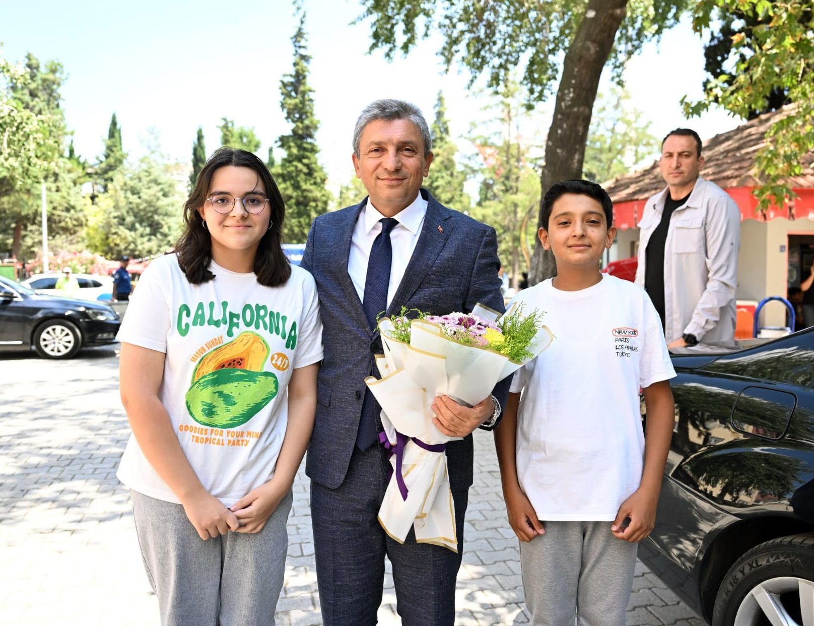 vali-sahinden-korkuteline-ziyaret-1453509432415-050938