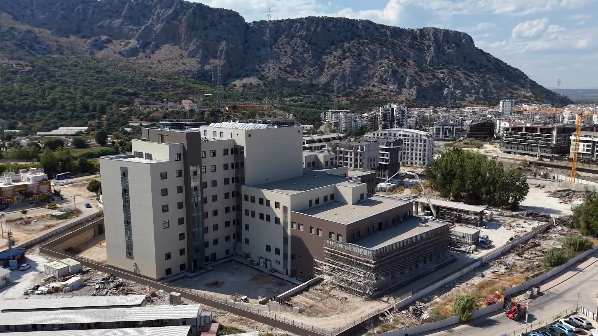aksu-ve-konyaalti-devlet-hastaneleri-aci1469118437138-113758