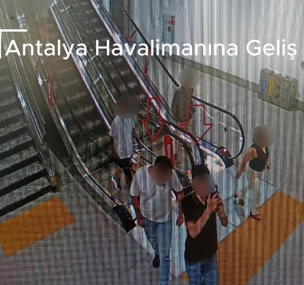 aw77412704-120251