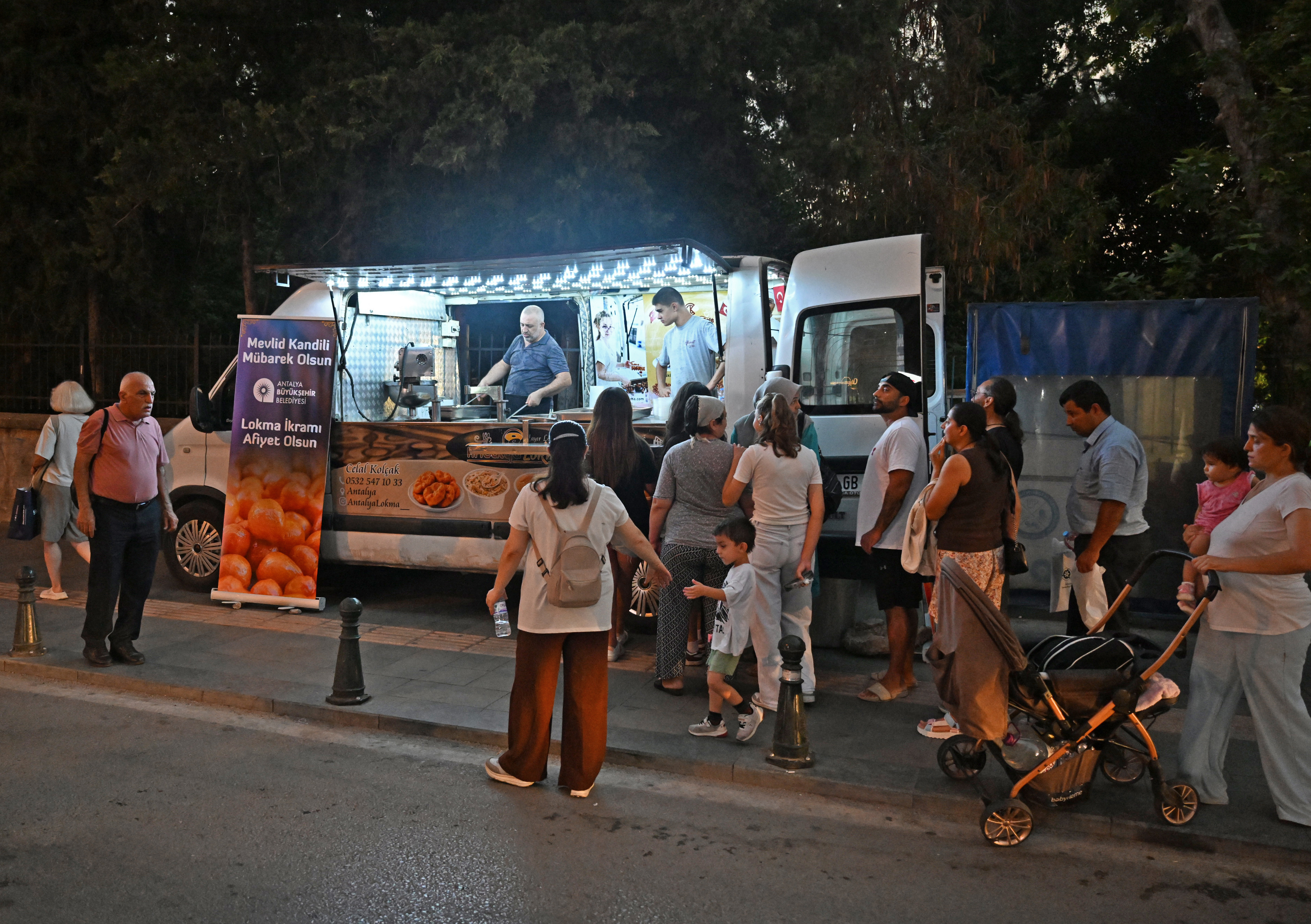 buyuksehir-mevlit-kandilinde-19-ilcede-1473348438379-013443
