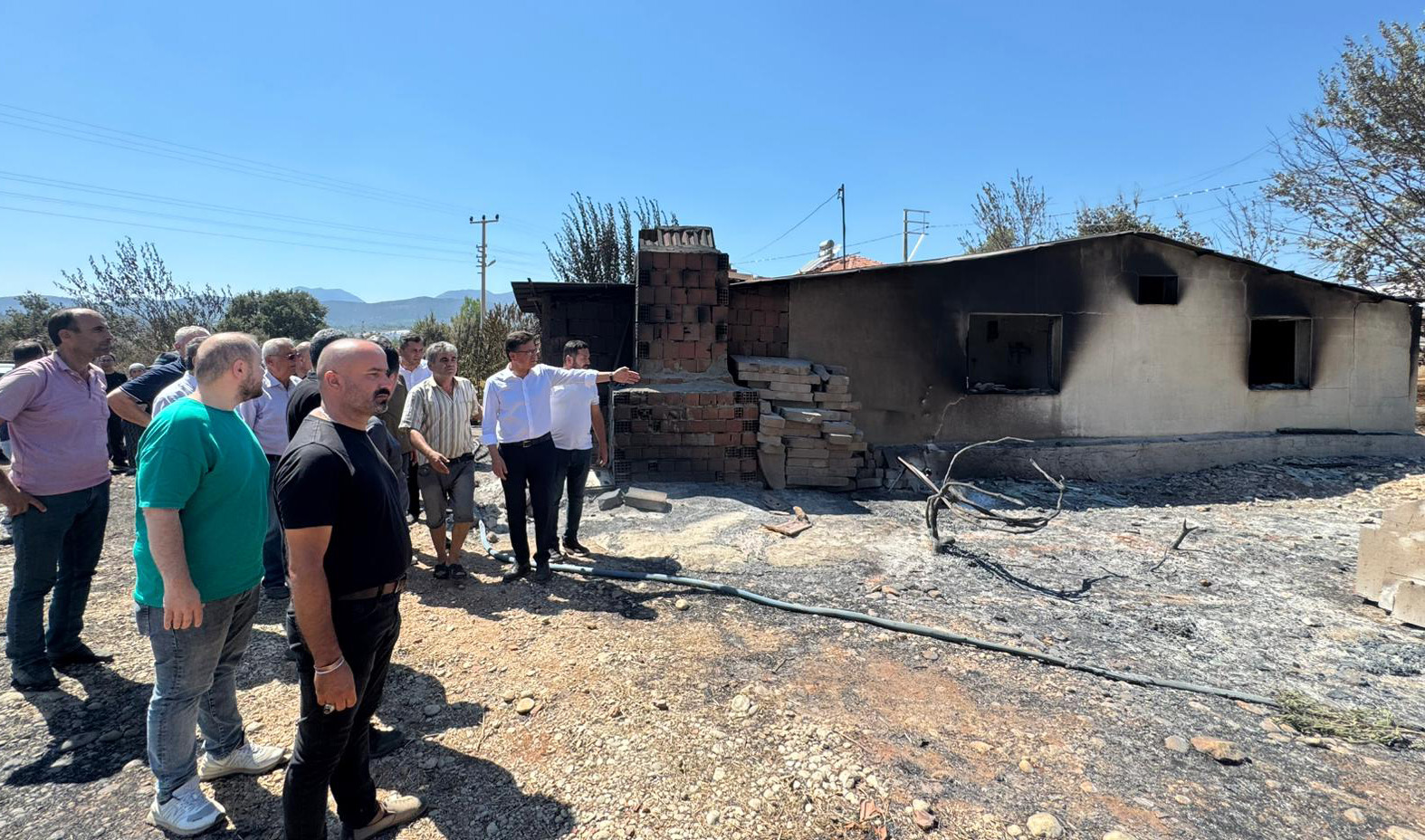 atay-uslu-kasta-yanginzedeleri-dinledi1482817441178-010059