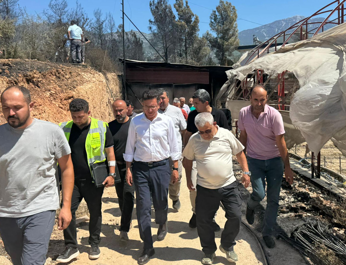 atay-uslu-kasta-yanginzedeleri-dinledi1482818441178-010058