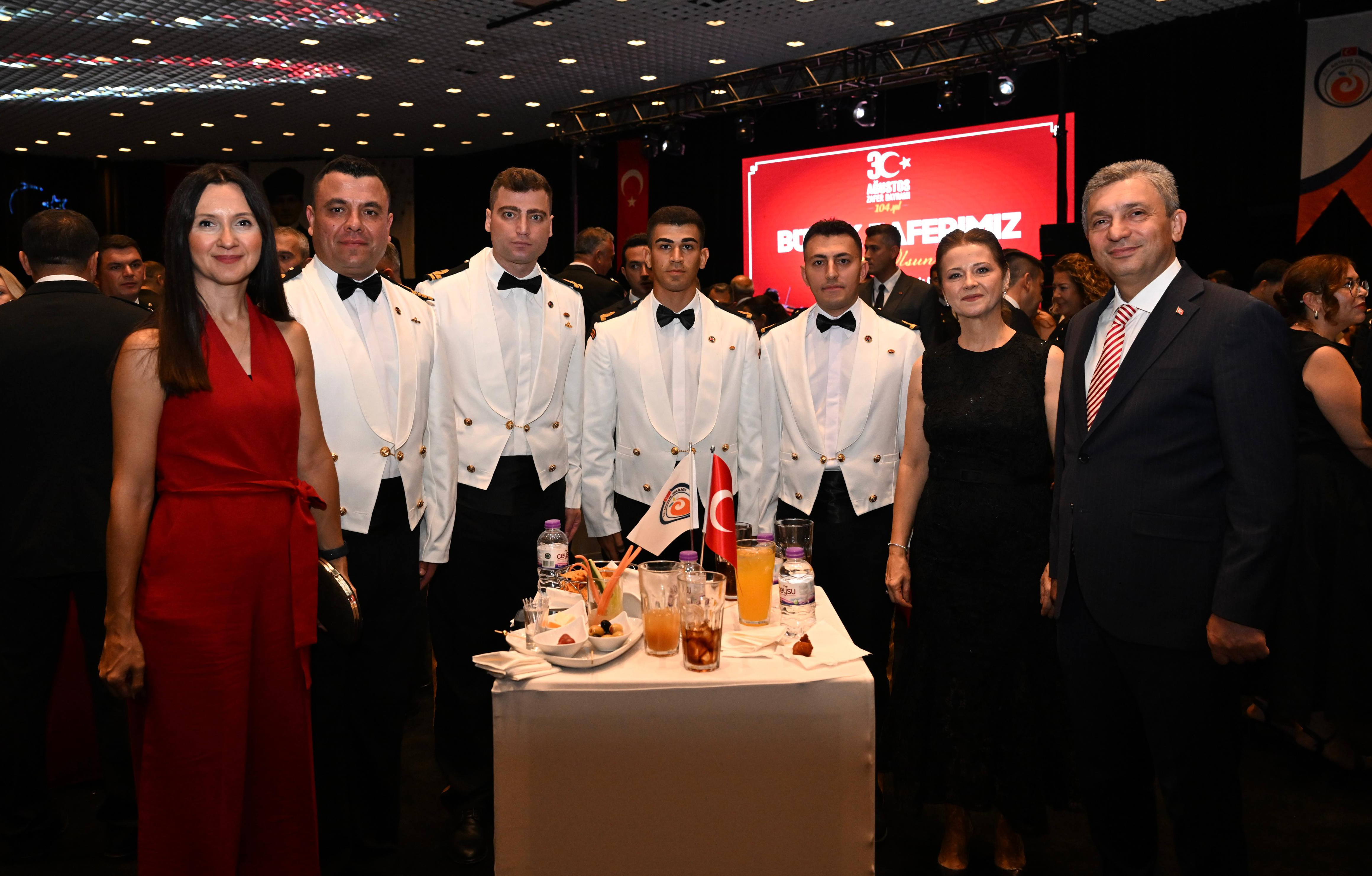 vali-sahin-bu-zaferleri-bize-hediye-ede1482337441021-101809