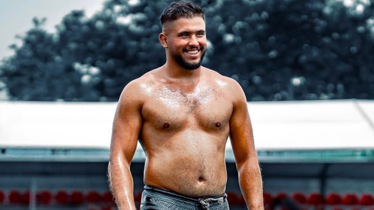 Kemer Belediye güreşçisi boy atladı 