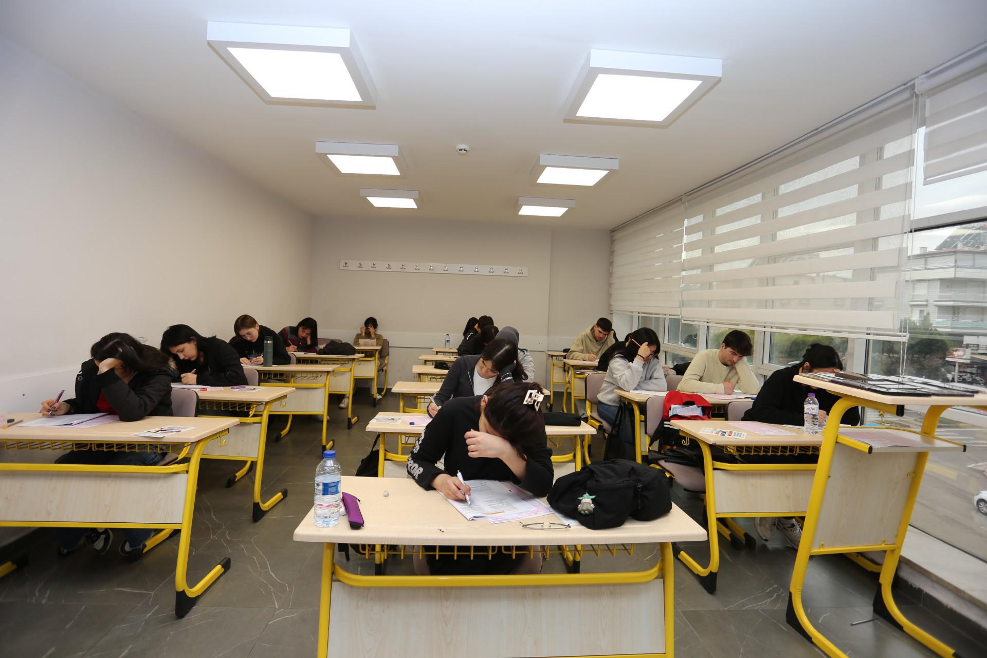 kepezin-yks-ve-lgs-basarisi2-114912