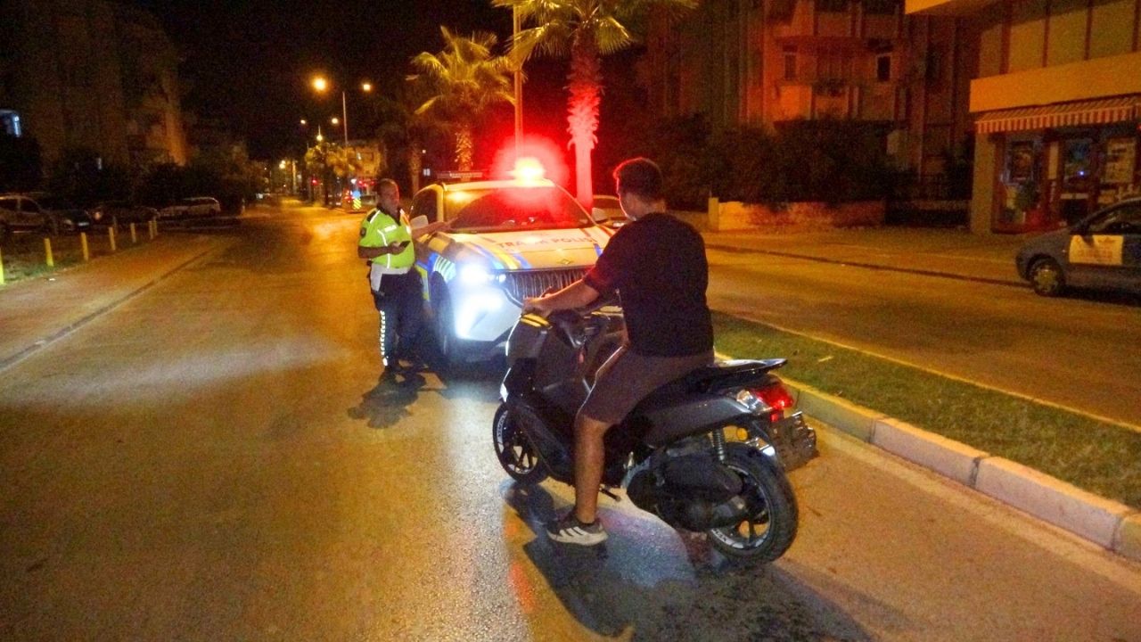 Antalya'da polisten kaçan motosikletliye rekor ceza!