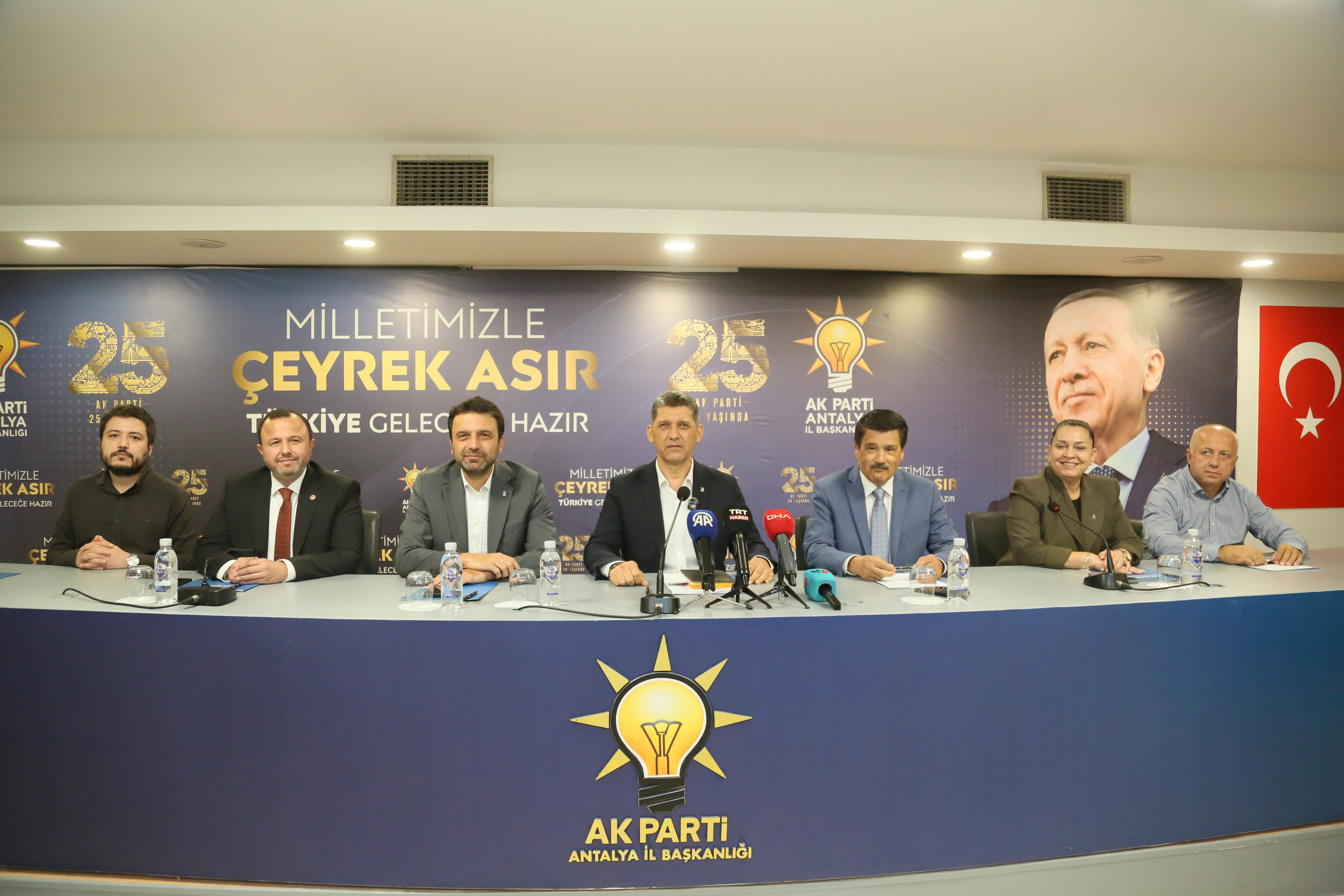 ak-partiden-buyuksehir-ve-bocek-elestir1510764449537-054841