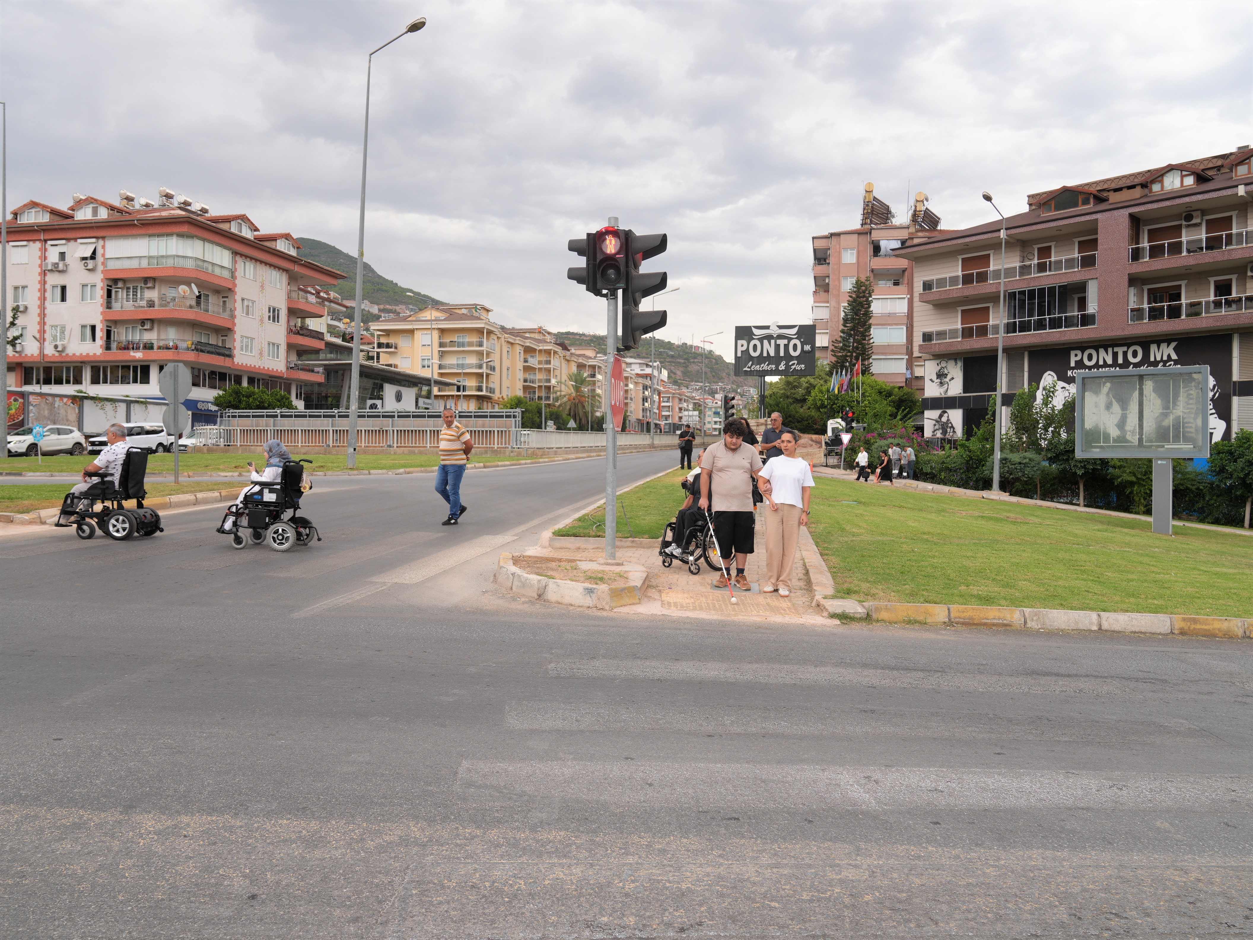 aw79056002-024928