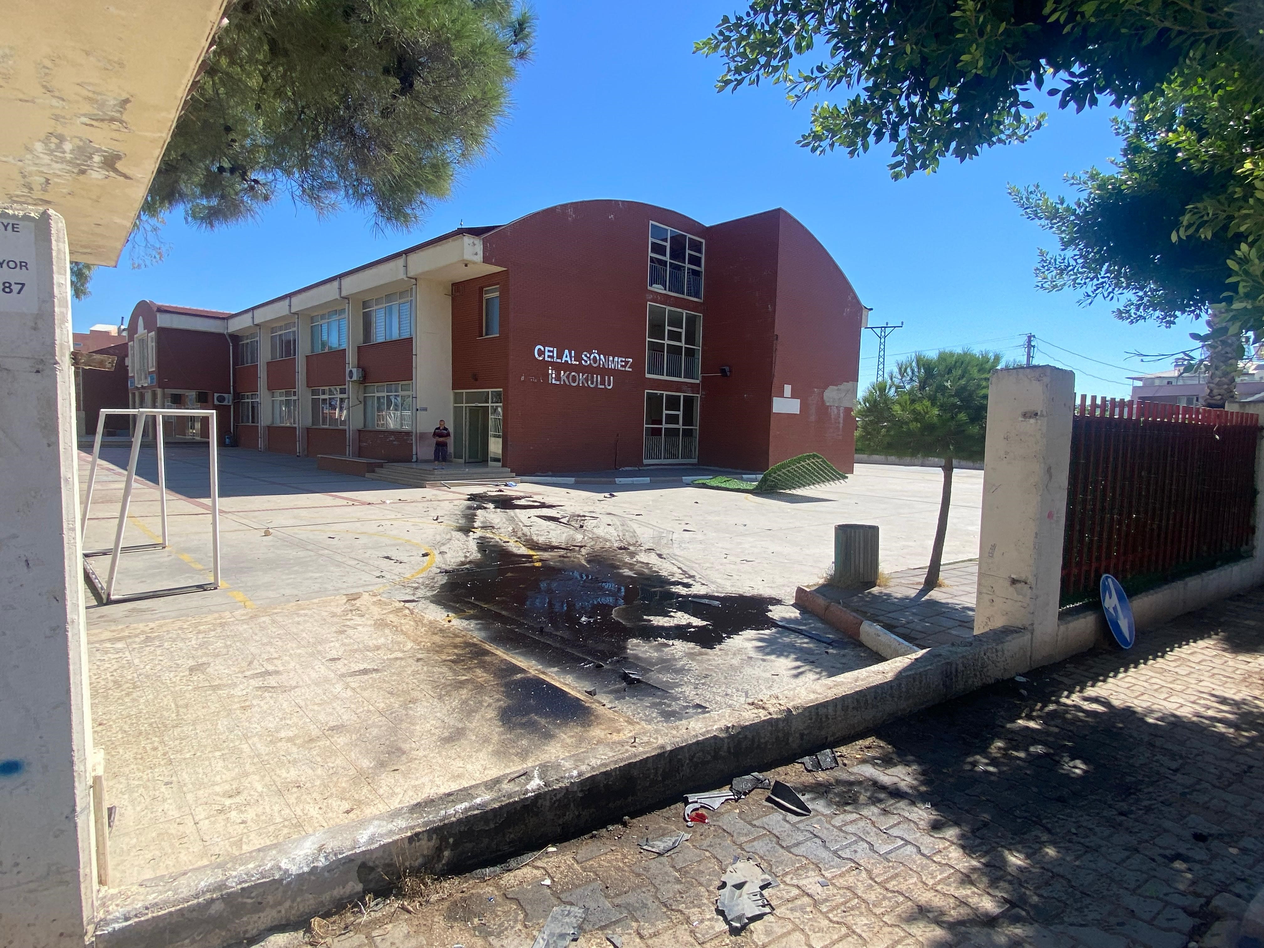 aw79203005-020226