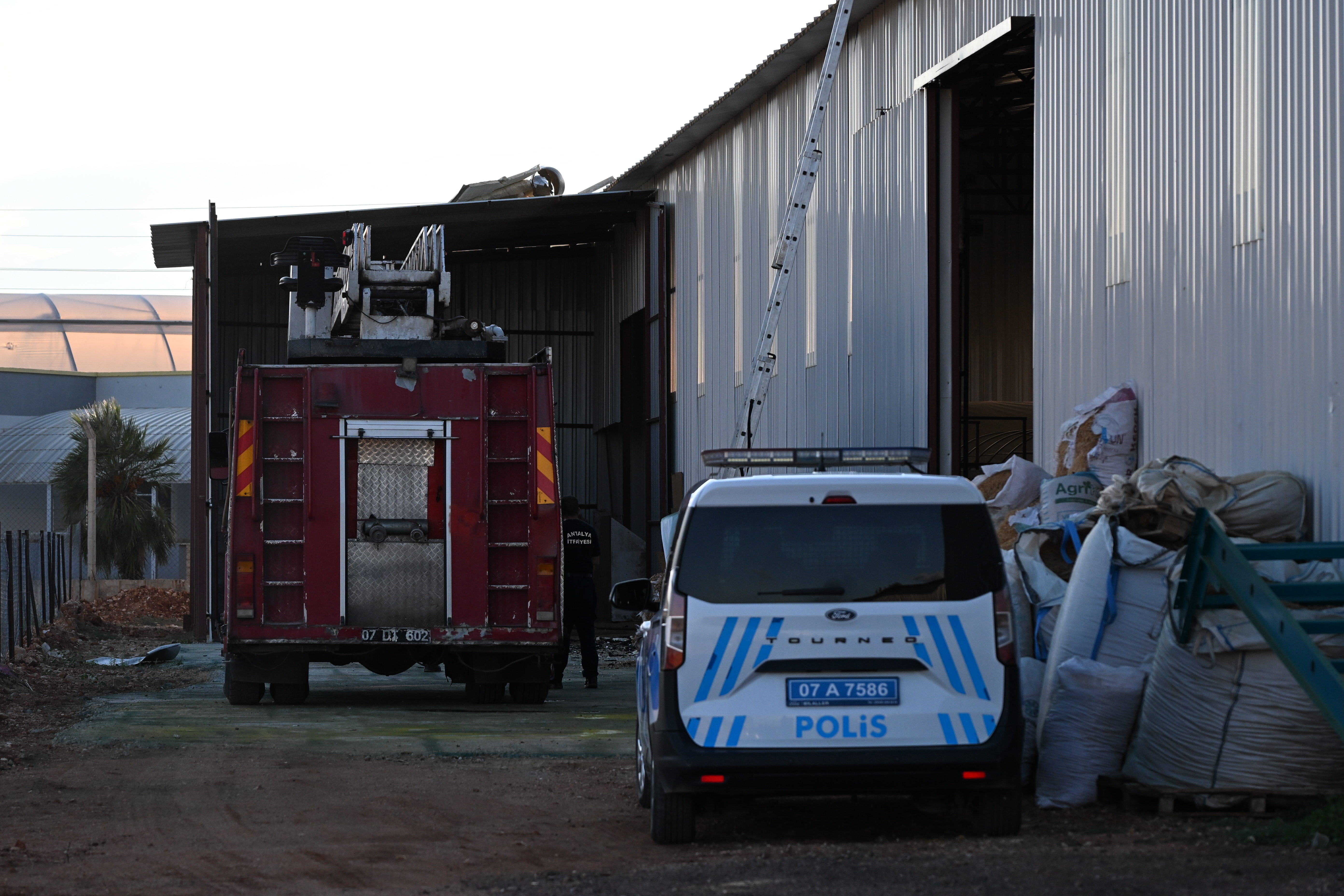 depodaki-makineler-yandi1528641454809-091648