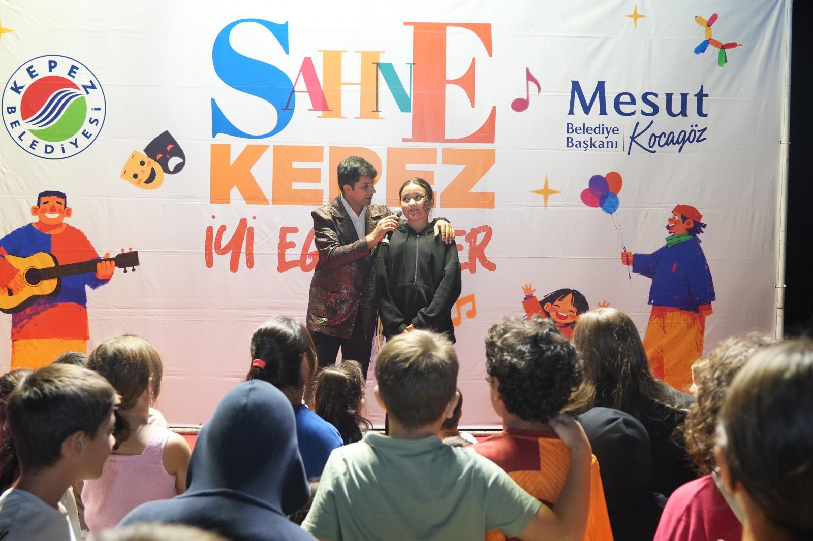 sahne-kepez-duralilerde-cocuklarin-nesesiyle-renklendi4-113347