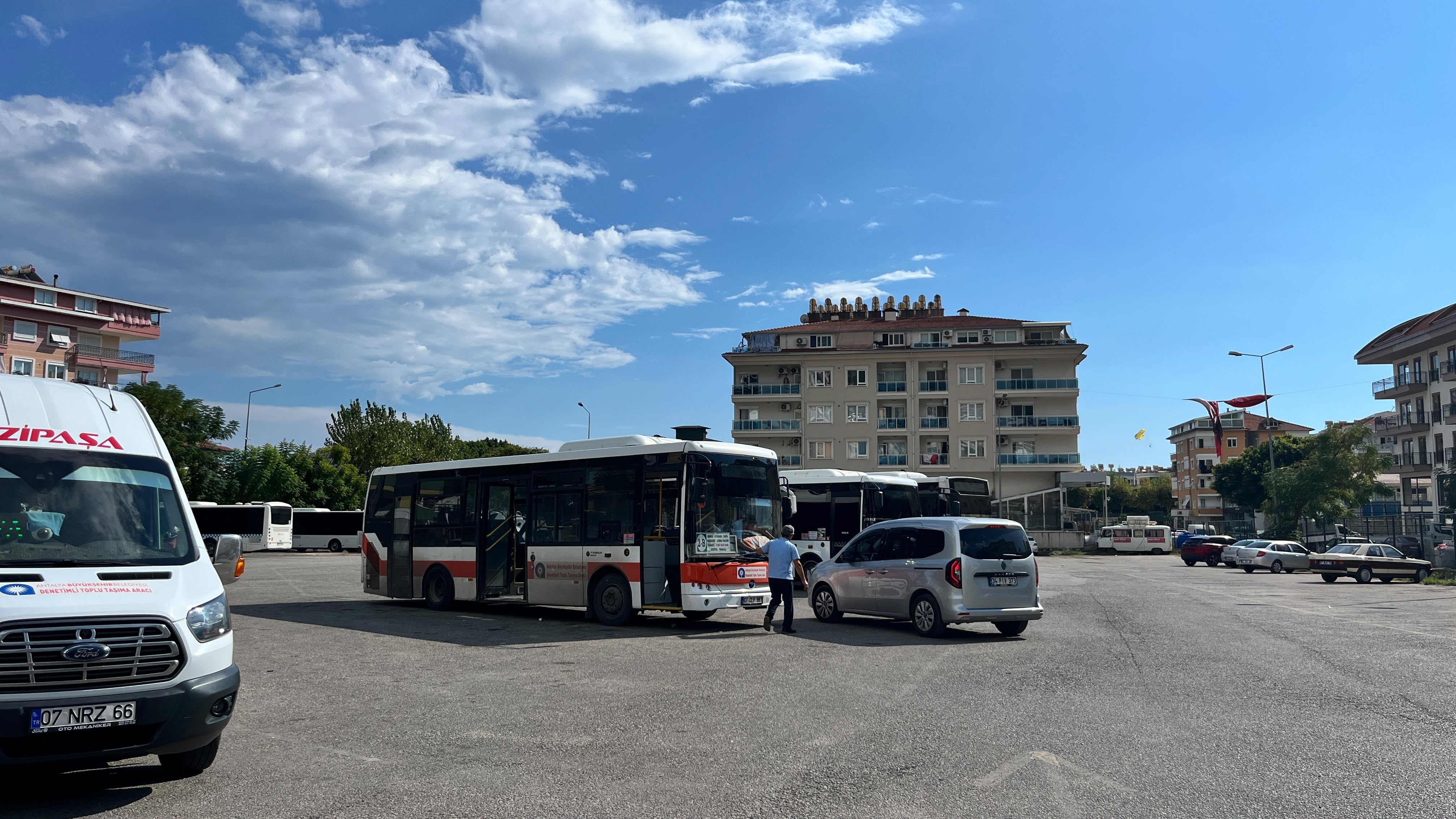 aw79968102-042729