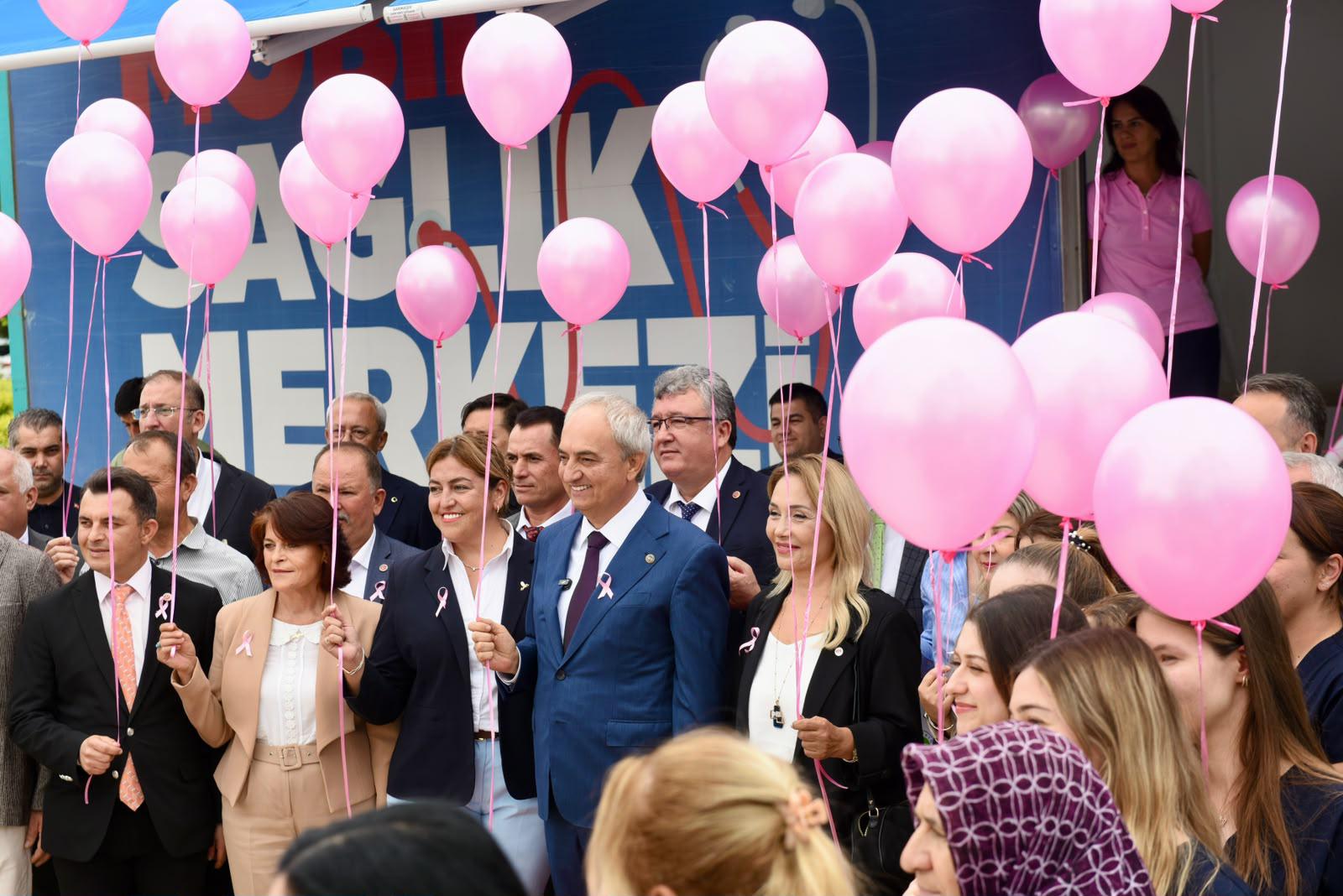 baskan-kocagozden-meme-kanseri-farkindaligina-pembe-balonlu-destek2-055456