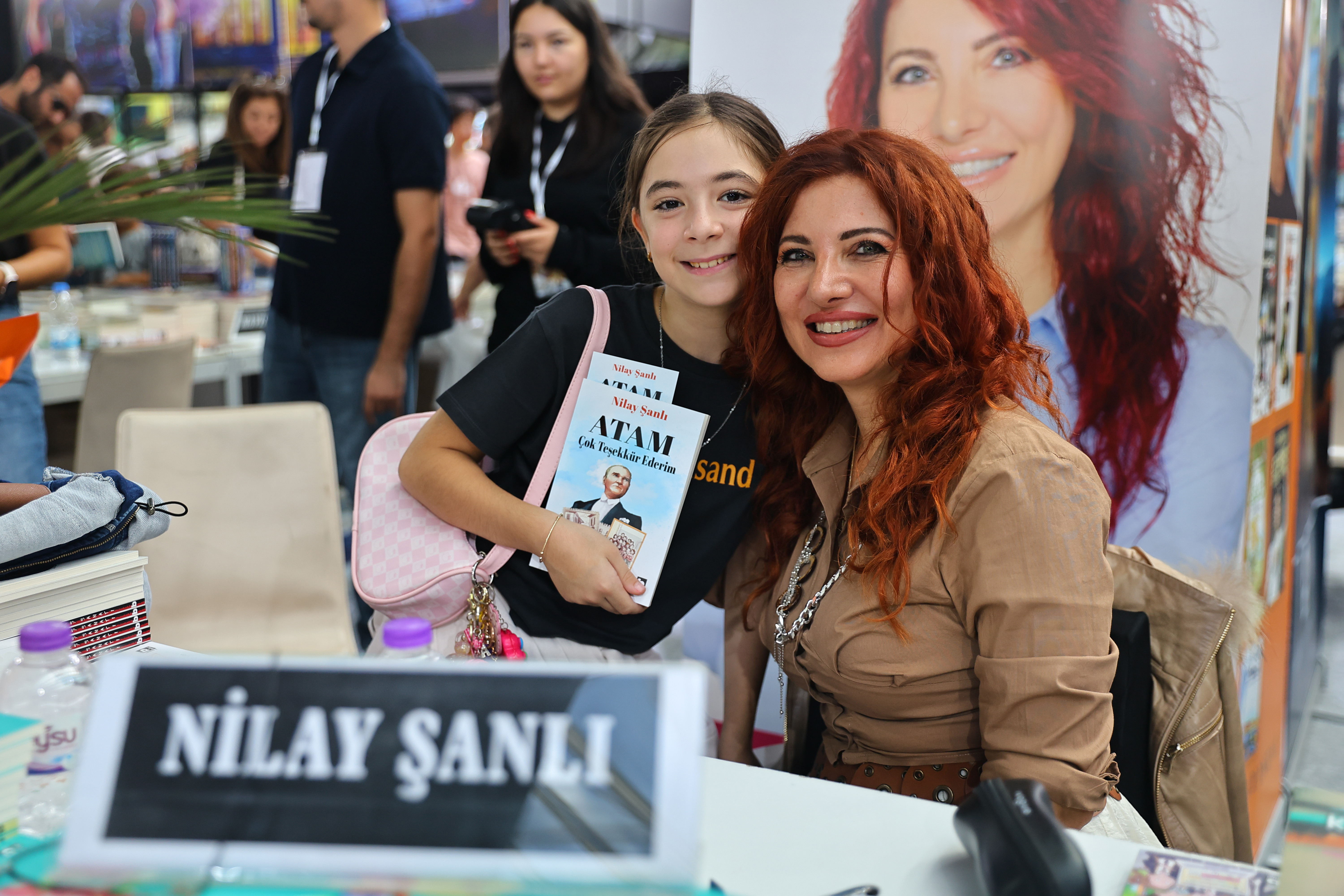 antalya-kitap-fuari-3uncu-gununde-ziyar1538112457739-093017