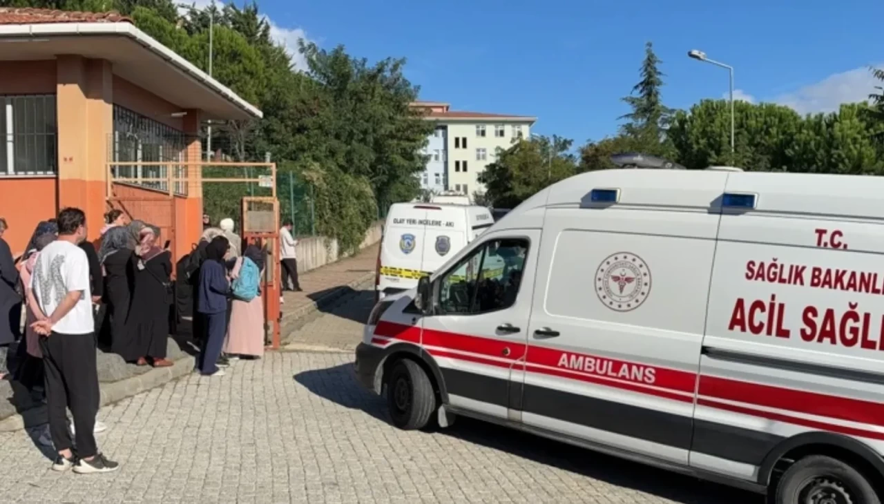 dmyi-seyh-samil-imam-hatip-ortaokulunda-ne-oldu-basaksehir-kayasehirde-bicakli-saldiri-105548
