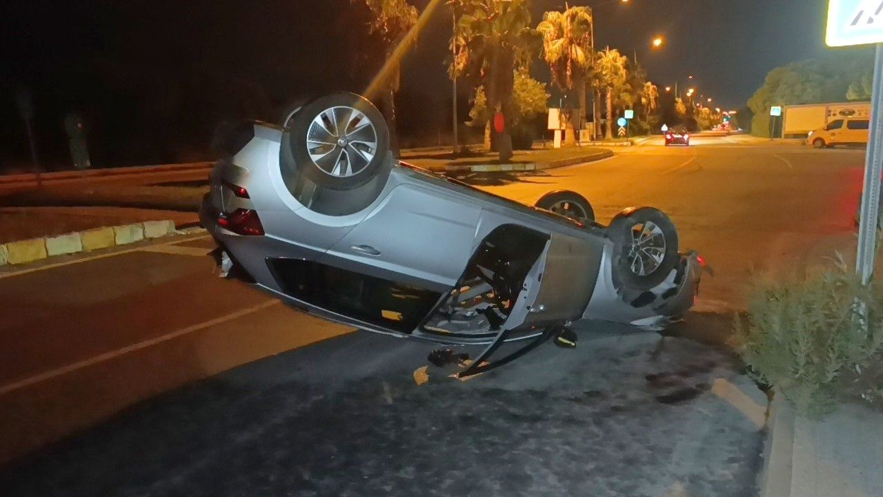 Antalya'da otomobil takla attı, sürücü alkollü çıktı