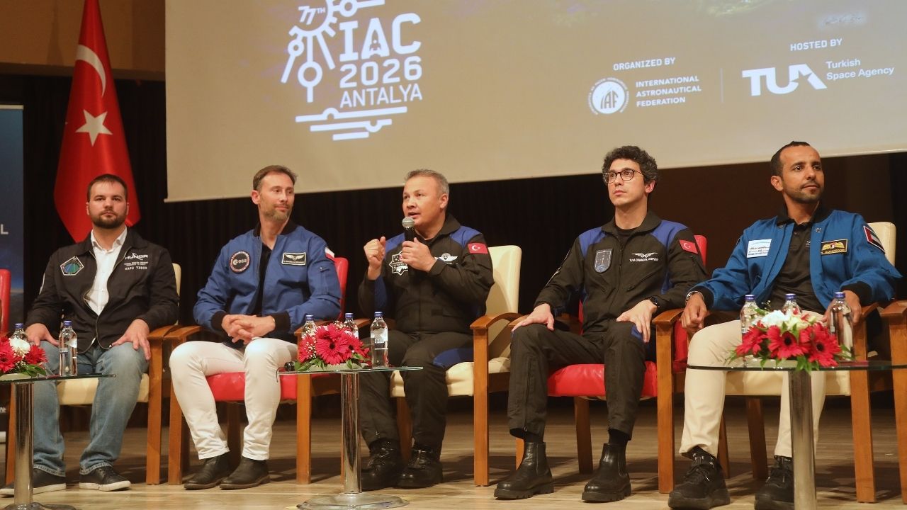 Astronotlar Akdeniz Üniversitesi’nde çocuklar ve gençlerle buluştu
