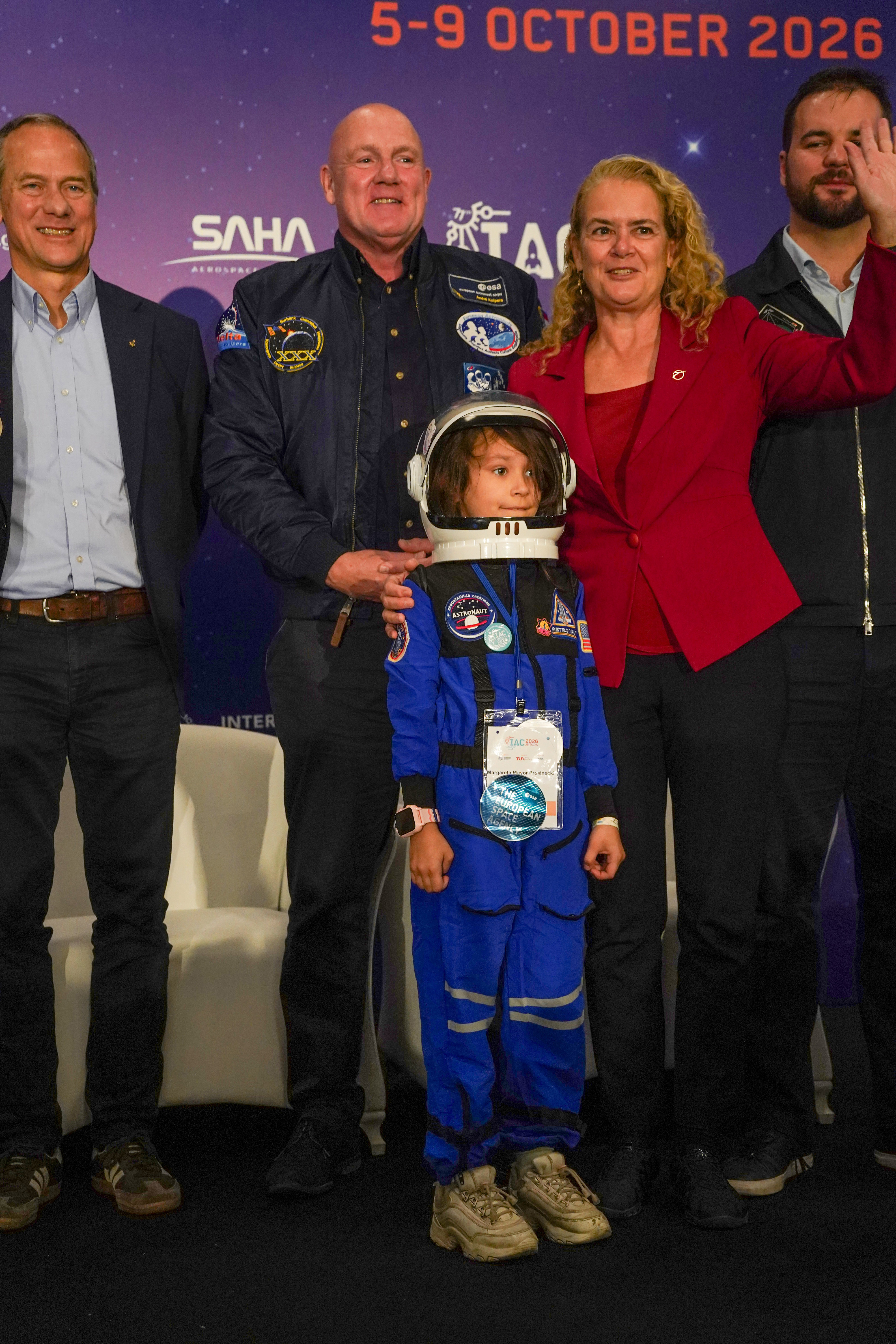 astronotlar-uzay-yolculugunun-risklerin1545506459989-011514