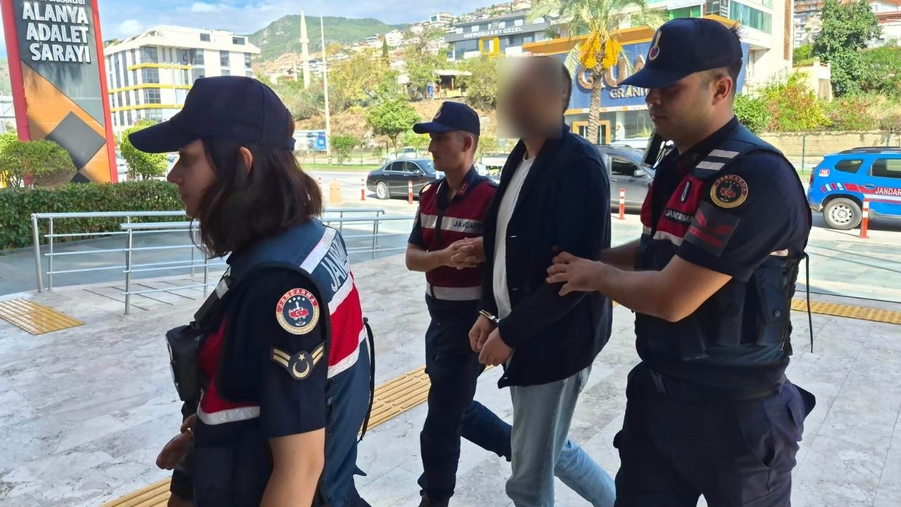 Sosyal medya üzerinden 3 milyon 300 milyon dolandıran 6 kişi yakalandı
