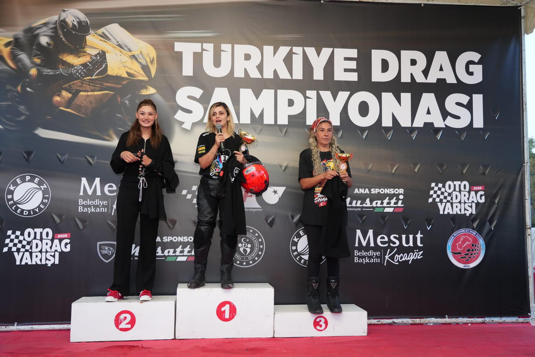 motosiklet-tutkunlari-kepez-e-akin-etti-turkiye-drag-sampiyonasi-nin-sampiyonlari-kursude9-113619