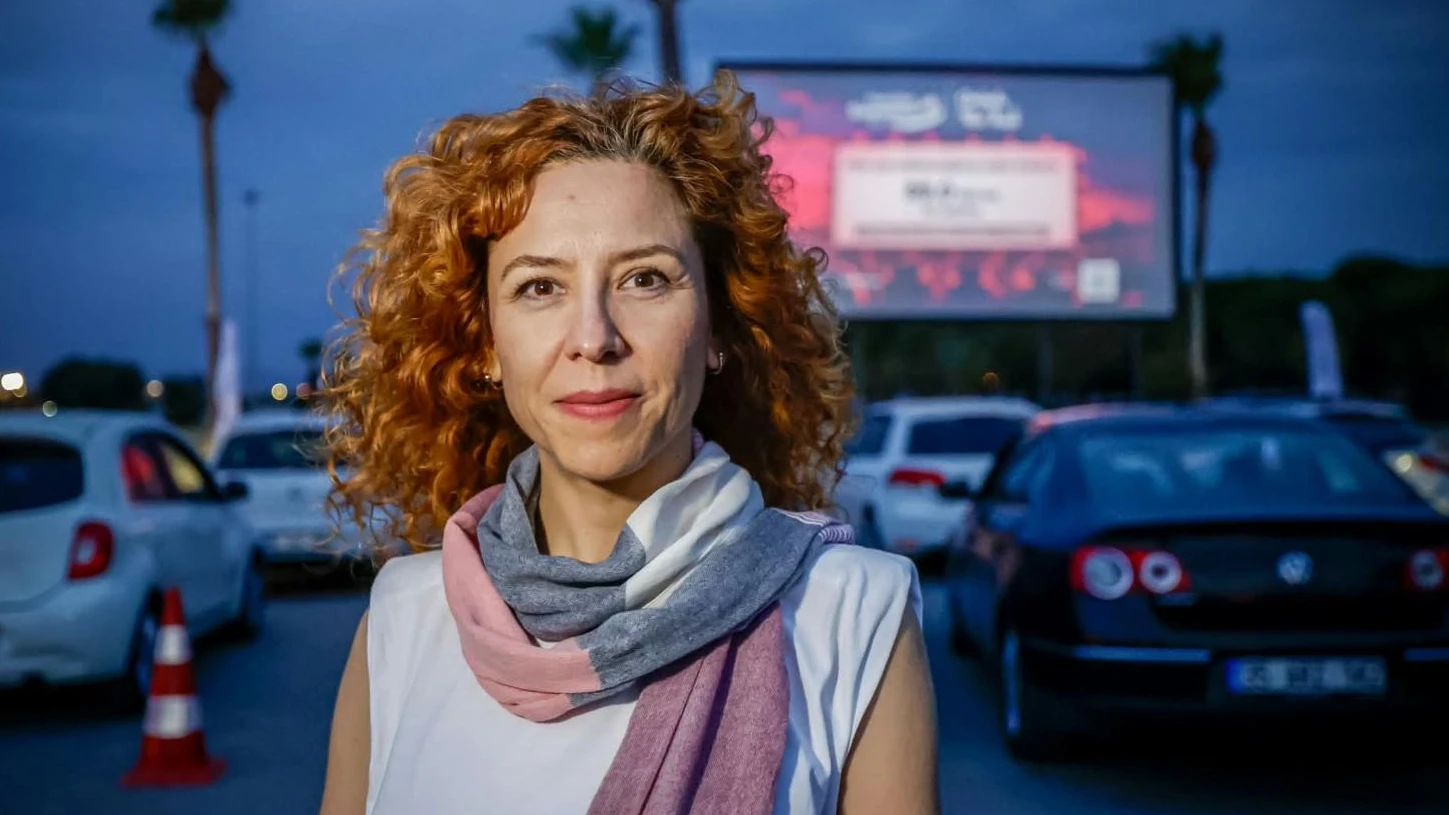 İnciraltı’nda arabada sinema keyfi