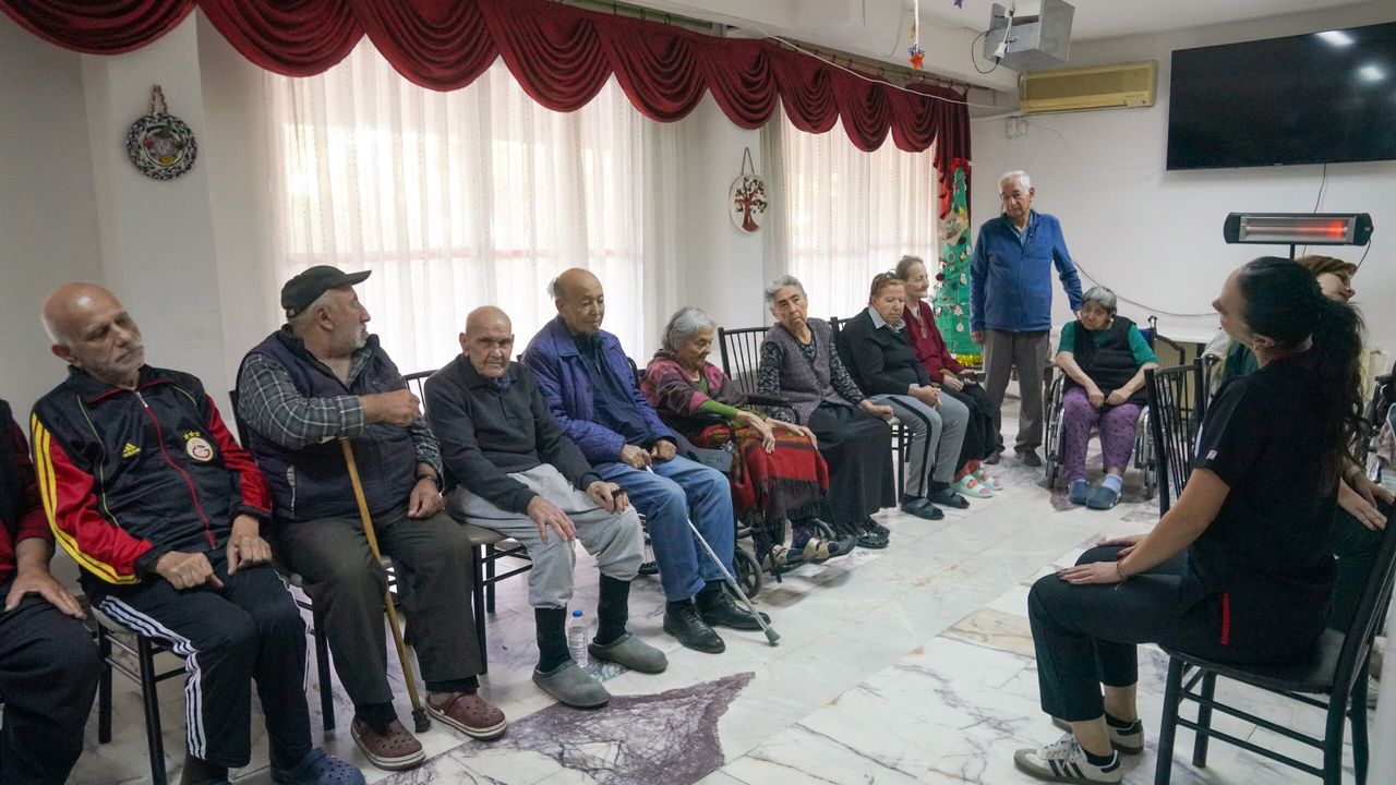 Seferihisar'da Dünya Yaşlılar Günü etkinliği: huzurevi ziyaretleri