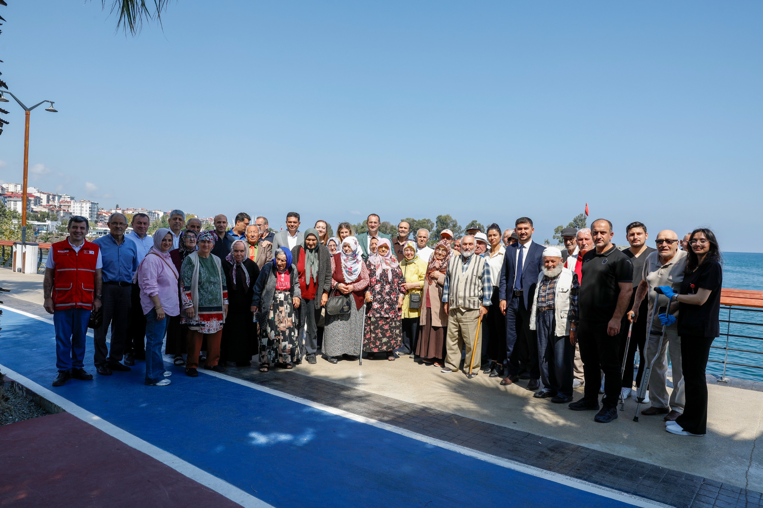 Akçaabat’ta Vefa Buluşması: Başkan Ekim ve Kaymakam Şahin Büyüklerle Aynı Sofrada