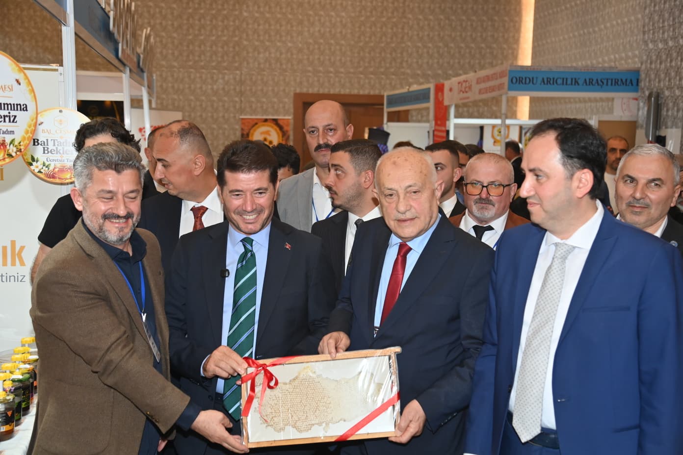 Trabzon’da arıcılara ana arı desteği iki yıl daha sürecek