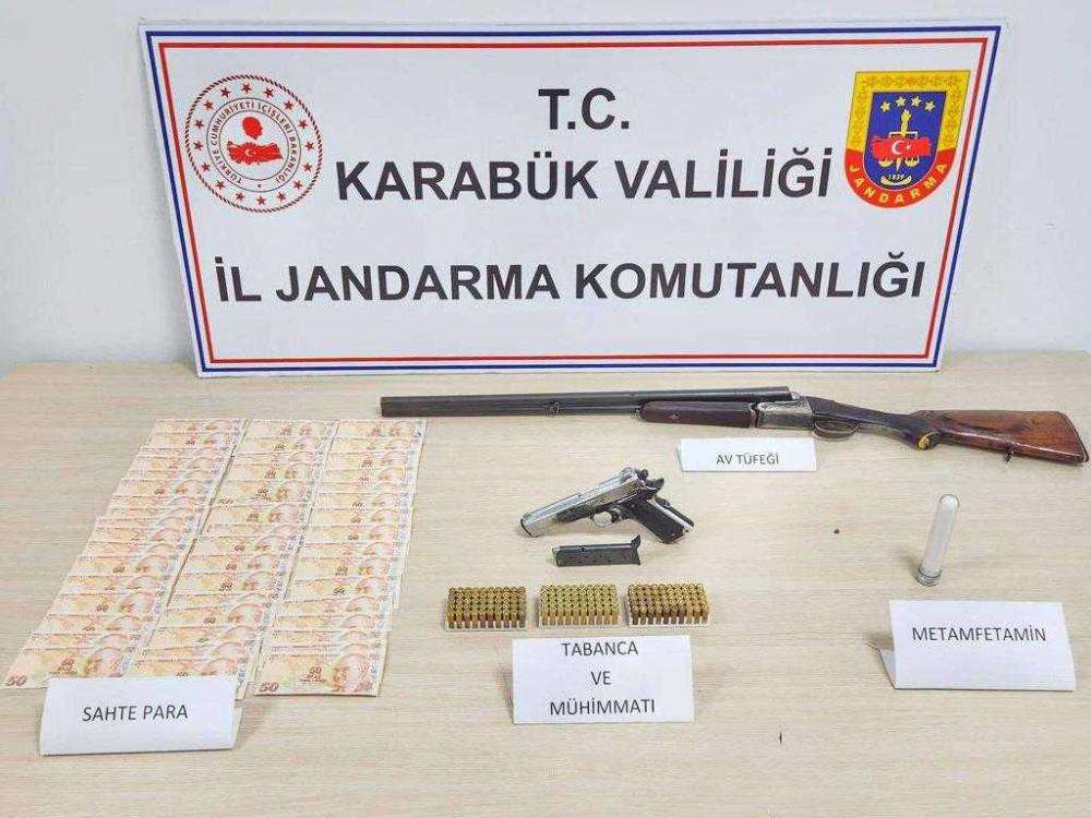 Karabük'te uyuşturucu operasyonlarında yakalanan 2 zanlı tutuklandı