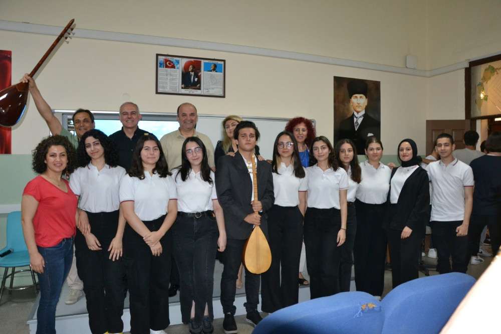Manisa Şehzadeler Gediz Anadolu Lisesi’nden Aşık Veysel etkinliği