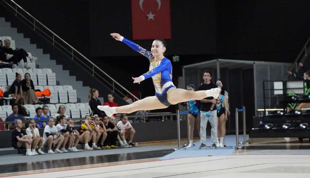 Okul Sporları Cimnastik Türkiye Şampiyonası Manisa’da yapıldı