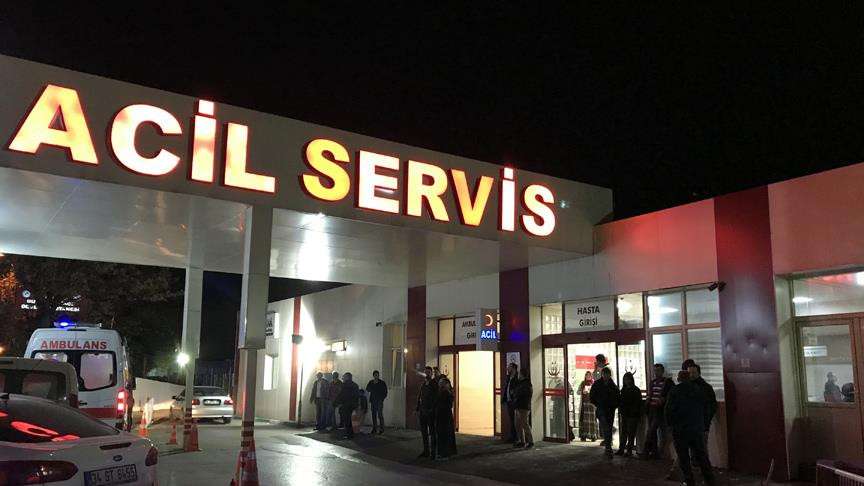 Çorum'da hızarla ağaç kesen kişi bacağından yaralandı