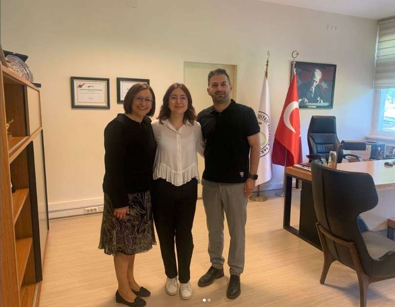 EÜ Eczacılık Fakültesi genç bilim insanları uluslararası başarılara imza atıyor