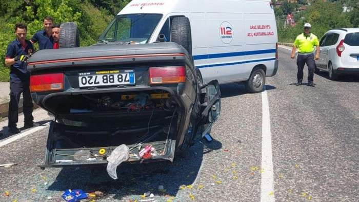 Kastamonu'da devrilen otomobilin sürücüsü yaralandı
