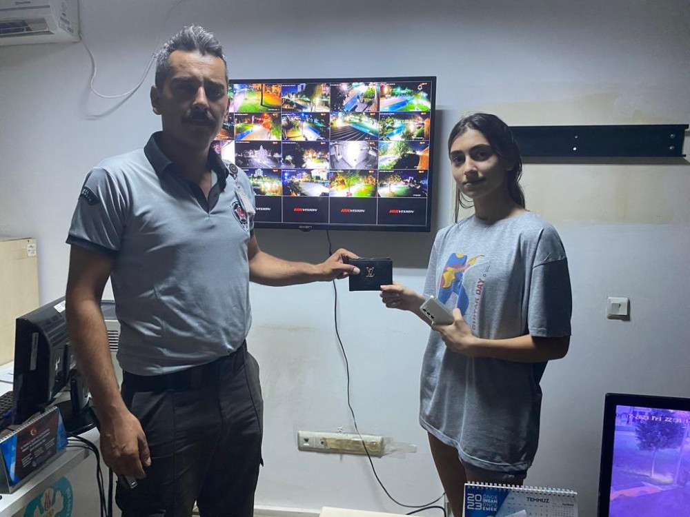 Vatandaşlar kaybetti, zabıta buldu, teslim etti