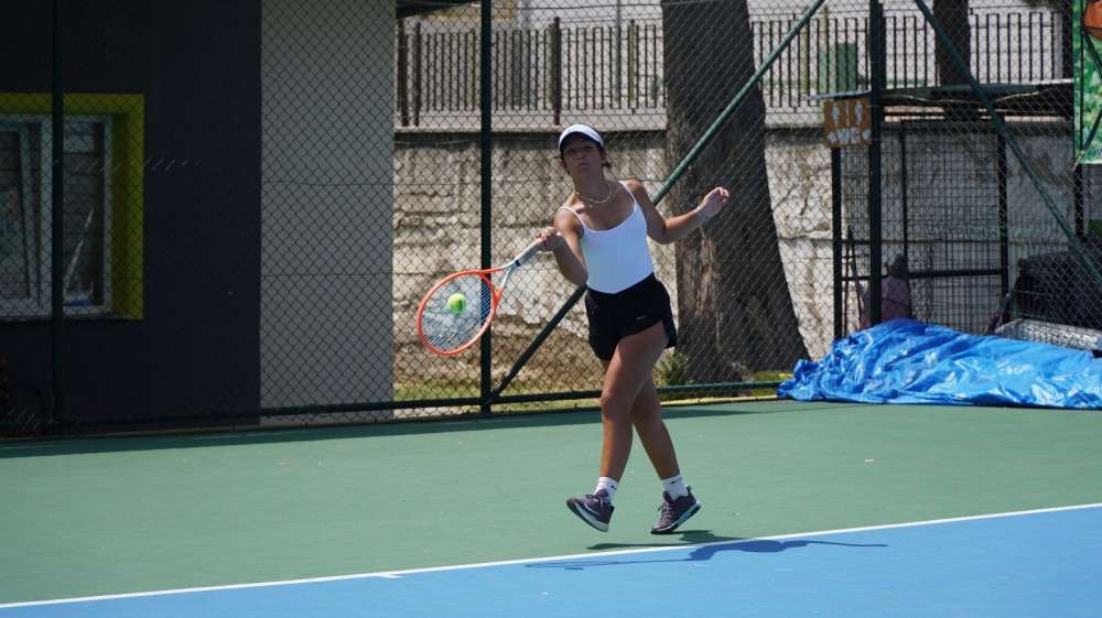 Manisa’da yapılan tenis yarı final müsabakaları sona erdi