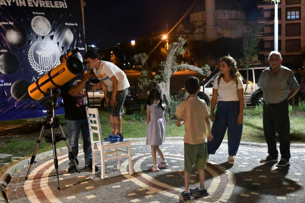 Akhisar’da “gökyüzü gözlem gecelerine” ilgi büyük