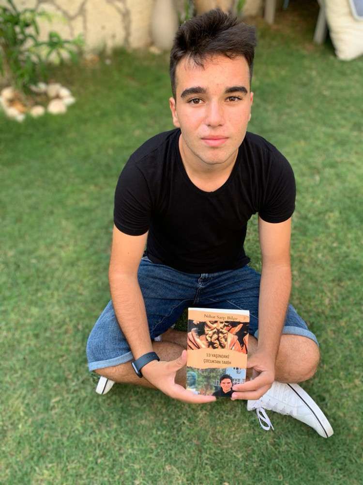 13 yaşında yazdı 15'inde kitaplaştırdı                     
