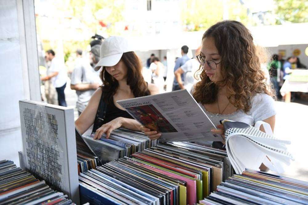 Plak müdavimleri Barış Manço için İstanbul'a akın etti