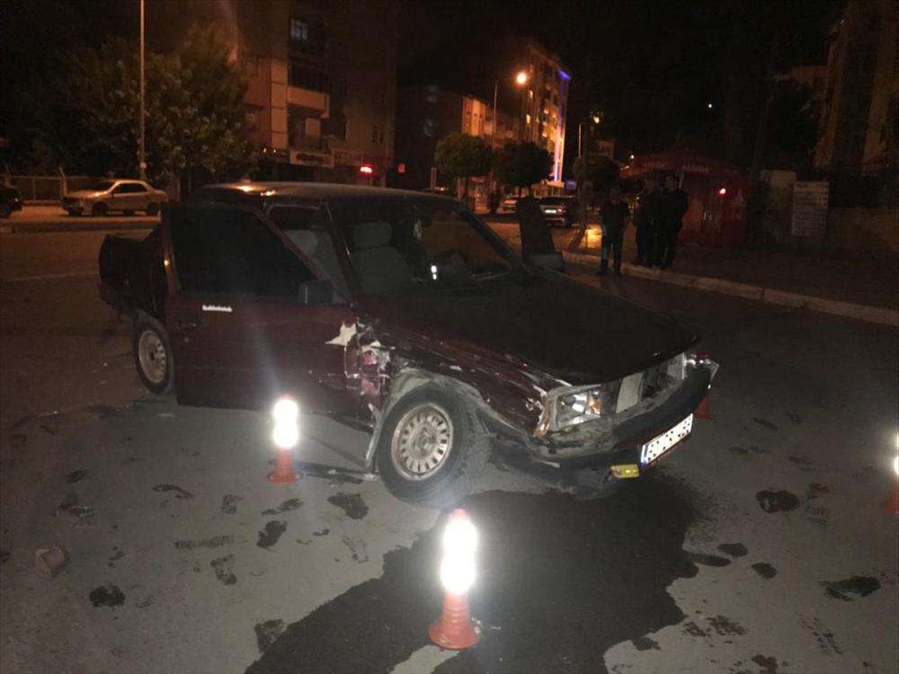 Amasya'da iki otomobilin çarpıştığı kazada 2 kişi yaralandı