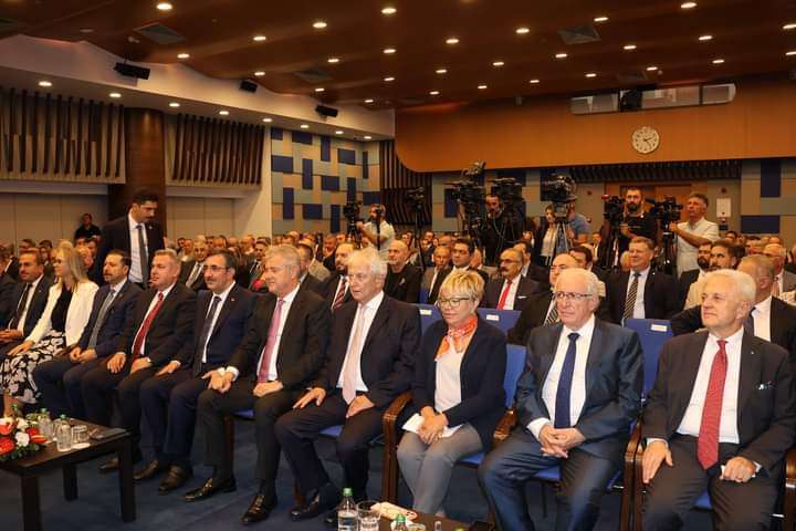 Cumhurbaşkanı Yardımcısı Cevdet Yılmaz İzto Ebso ve İtb’nin düzenlediği İzmir İş Dünyası İstişare Toplantısı’na katıldı